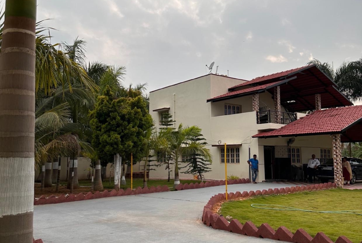 KMS Farmhouse Side view