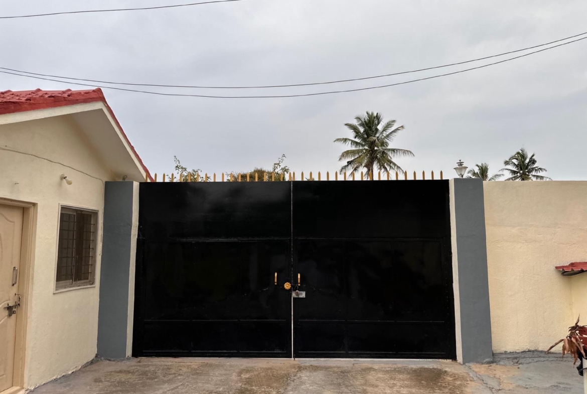 KMS Farmhouse Gate