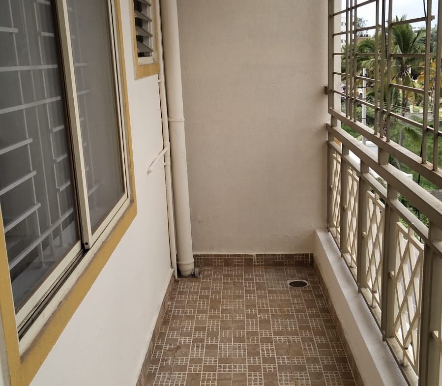 G2 Balcony